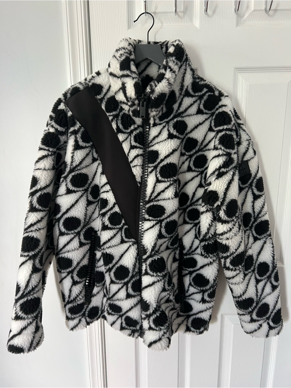Men’s Black & White Patterned Fleece Jacket